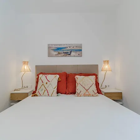 Don Pepe White By Rock Apartment